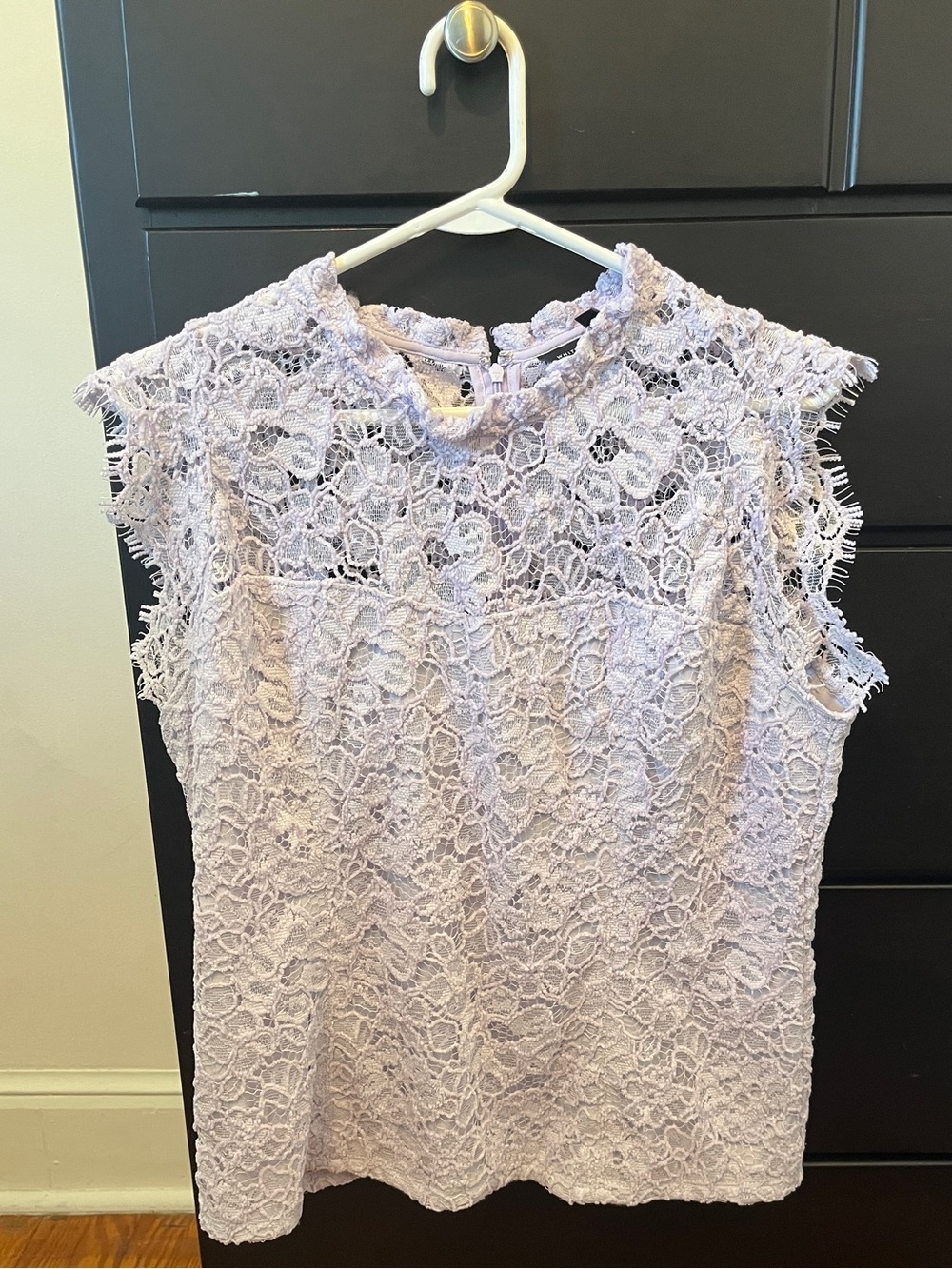 White House Black Market Lilac Lace Mock-Neck Sleeveless Top